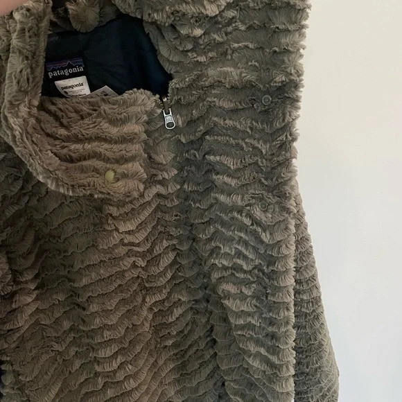 Patagonia Green Pelage Faux Fur Jacket - Picture 8 of 8